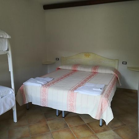 Agriturismo Donnolu Tertenìa Værelse billede